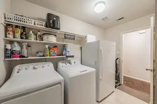 400 Piccadilly Cir, Burleson, TX 76028 - Photo 17