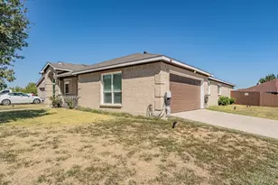 400 Piccadilly Cir, Burleson, TX 76028 - Photo 3