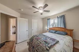 400 Piccadilly Cir, Burleson, TX 76028 - Photo 25