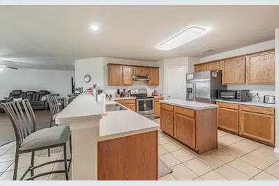 400 Piccadilly Circle, Burleson, TX 76028 - Photo 7