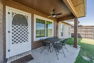 400 Piccadilly Cir, Burleson, TX 76028 - Photo 35