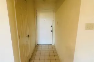 2621 Ozark Dr, Grand Prairie, TX 75052 - Photo 5