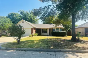 2621 Ozark Dr, Grand Prairie, TX 75052 - Photo 1