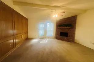 2621 Ozark Dr, Grand Prairie, TX 75052 - Photo 9