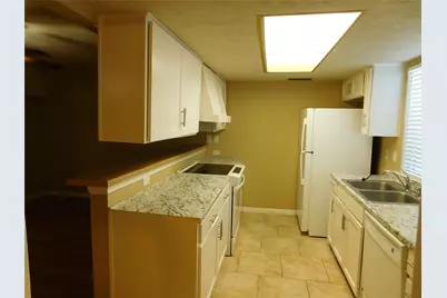 2051 Embassy Way, Carrollton, TX 75006 - Photo 7