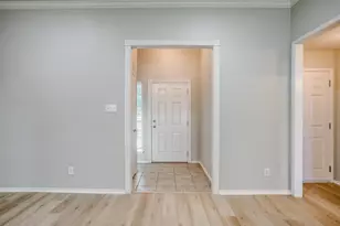 543 Thistle Meade Cir, Burleson, TX 76028 - Photo 5