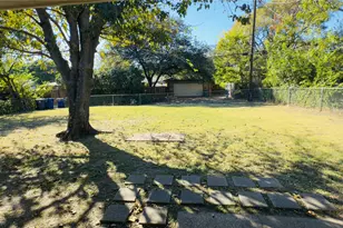 12117 Sunland St, Dallas, TX 75218 - Photo 15