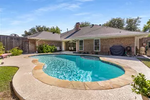 1008 Nottingham Dr, Carrollton, TX 75007 - Photo 3