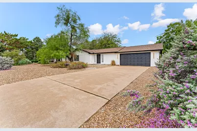 4000 Fairway Drive, Granbury, TX 76049 - Photo 9