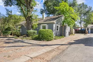 1501 Sycamore Ave, Corsicana, TX 75110 - Photo 1