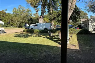 1610 Davis Blvd, Garland, TX 75042 - Photo 5