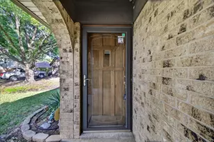 1613 Trinity Ct, Bedford, TX 76022 - Photo 3