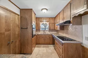 1613 Trinity Ct, Bedford, TX 76022 - Photo 15