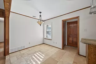 1613 Trinity Ct, Bedford, TX 76022 - Photo 11