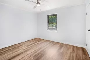 907 W Bridge, Granbury, TX 76048 - Photo 15