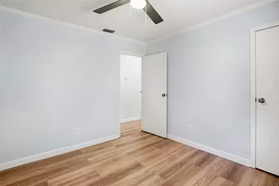 907 W Bridge, Granbury, TX 76048 - Photo 9