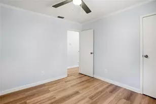 907 W Bridge, Granbury, TX 76048 - Photo 9