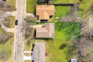 907 W Bridge, Granbury, TX 76048 - Photo 19