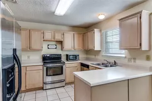 2811 Monthaven Dr, Arlington, TX 76001 - Photo 7