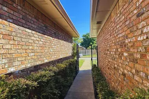 3405 Wells Dr, Plano, TX 75093 - Photo 7