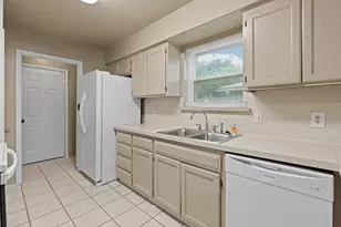 5123 Trail Dust Ln, Arlington, TX 76017 - Photo 13