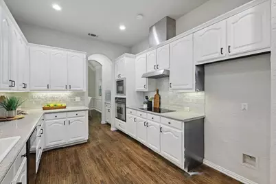 3215 Ricci Lane, Irving, TX 75062 - Photo 11