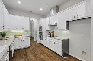 3215 Ricci Ln, Irving, TX 75062 - Photo 11