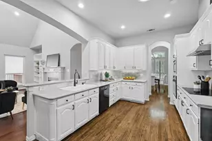 3215 Ricci Ln, Irving, TX 75062 - Photo 13