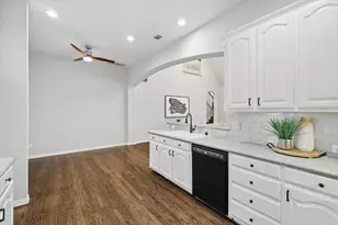 3215 Ricci Ln, Irving, TX 75062 - Photo 15