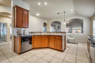 15516 Gatehouse Dr, Fort Worth, TX 76262 - Photo 11