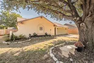 4108 Longleaf Ln, Fort Worth, TX 76137 - Photo 3