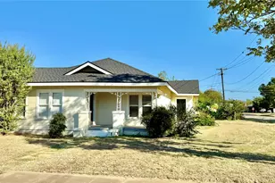 1123 3rd St, Graham, TX 76450 - Photo 3