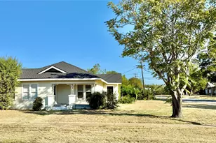 1123 3rd St, Graham, TX 76450 - Photo 1