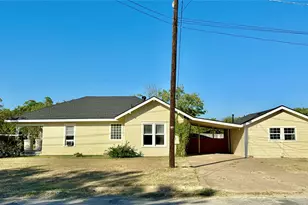 1123 3rd St, Graham, TX 76450 - Photo 5