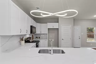 1011 Maloma Ct, Tool, TX 75143 - Photo 9