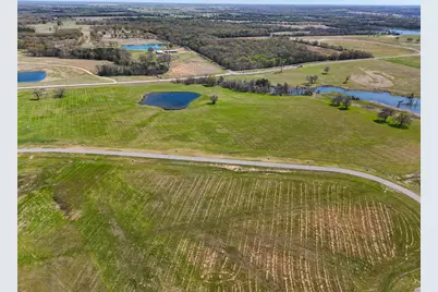 305 Sailview Court, Honey Grove, TX 75446 - Photo 5