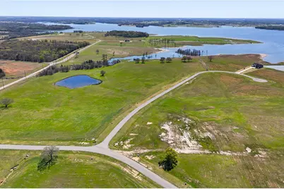 305 Sailview Court, Honey Grove, TX 75446 - Photo 17