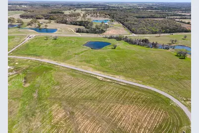 305 Sailview Court, Honey Grove, TX 75446 - Photo 7