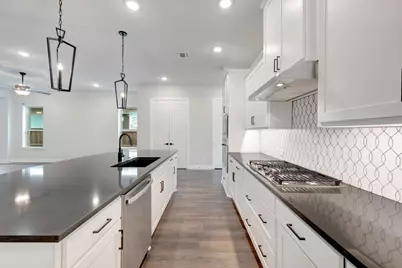 2075 Pine Grove Lane, Arlington, TX 76005 - Photo 9