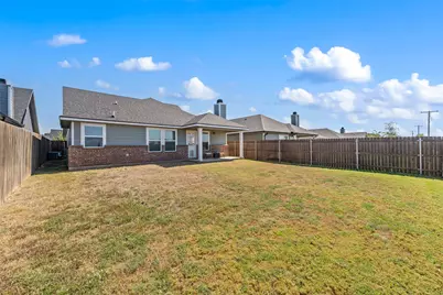 429 Travis Drive, McGregor, TX 76657 - Photo 15