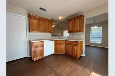 7917 Rattlers Court, Arlington, TX 76002 - Photo 5