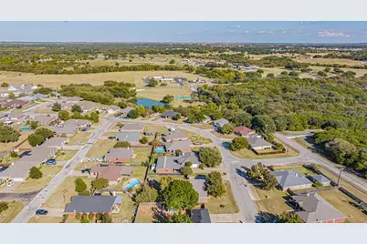 2924 Meandering Way, Granbury, TX 76049 - Photo 37