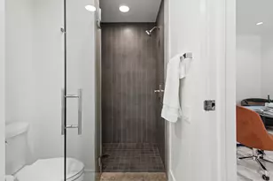 2408 Victory Park Ln, Dallas, TX 75219 - Photo 25