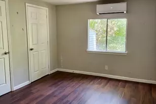 914 Pawnee Trail, Granbury, TX 76048 - Photo 7