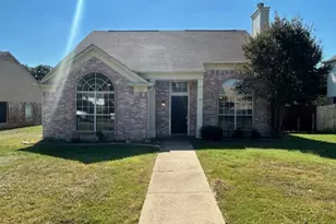 1352 Saddleback Ln, Lewisville, TX 75067 - Photo 1
