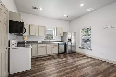 108 Holcombville Road, Tom Bean, TX 75489 - Photo 9