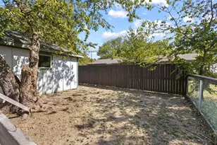 108 Holcombville Rd, Tom Bean, TX 75489 - Photo 25