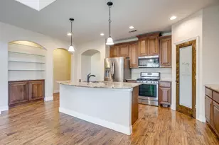 1109 Garden Ridge Dr, Burleson, TX 76028 - Photo 9