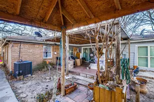 10523 Castlerock Dr, Dallas, TX 75217 - Photo 31