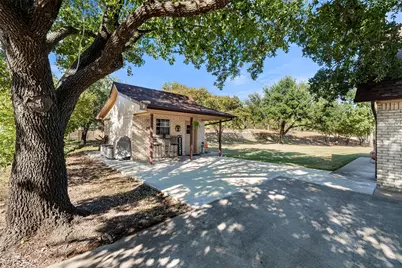 10517 Ravenswood Road, Granbury, TX 76049 - Photo 31